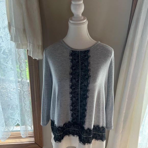 Talbots Petites Large Top, pretty gray, cream with black fringed lace - Picture 5 of 11